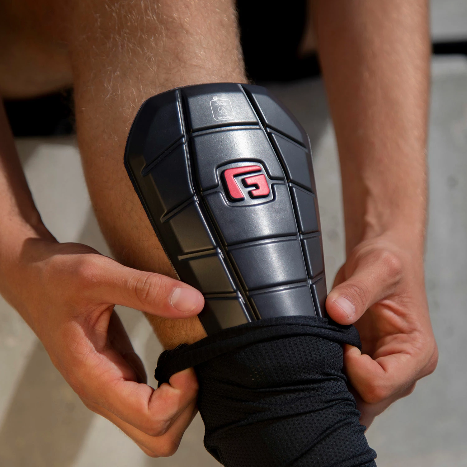 G-Form Pro-S Blade NOCSAE Shin Guard - Image 2